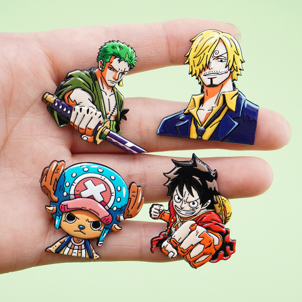 Model Kit One Piece Bandai - 4Pcs Cartoon ONE PIECE Luffy Brooch